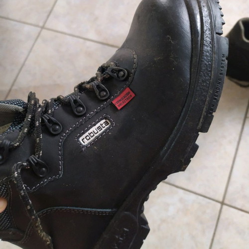 Robusta dielectric safety boot new, size 43