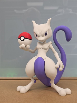 Mewtwo figure like new, 21 cm
