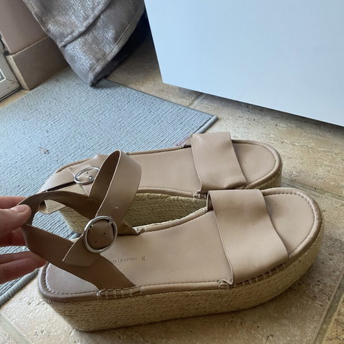 Pull & Bear Beige Platform Sandals Size 38 Like New