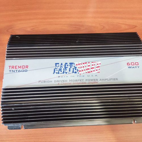 Earthquake Tremor TNT600 4CH amplifier used, car audio