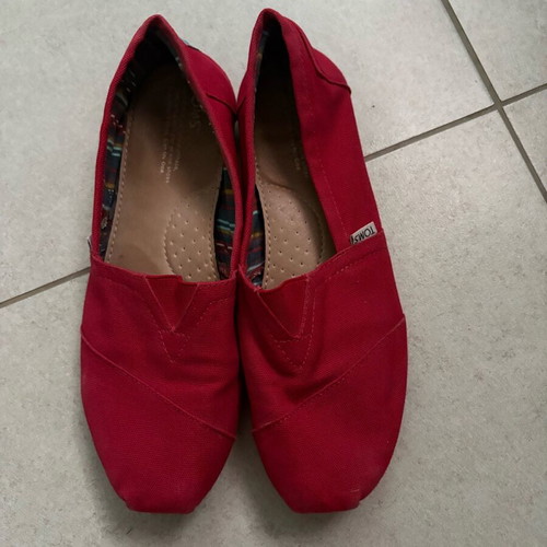 TOMS red espadrilles like new size 42
