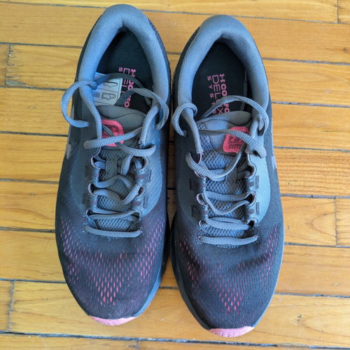 Under Armour Charged Rogue women's athletic shoes size 41 like new, black and pink