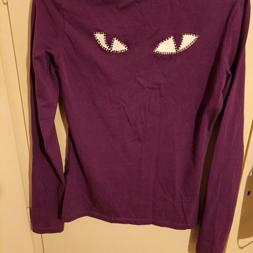 Byblos blouse used, purple with rhinestones and cat design