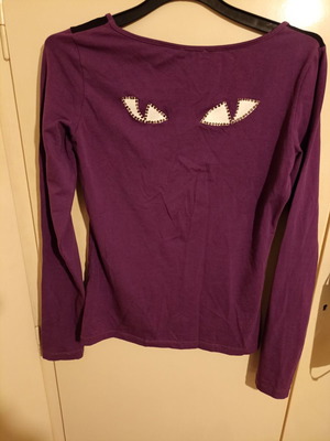 Byblos blouse used, purple with rhinestones and cat design