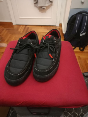 Ανδρικά παπούτσια Moon Boot Νο42 σαν καινούργια, μαύρα με κόκκινο
