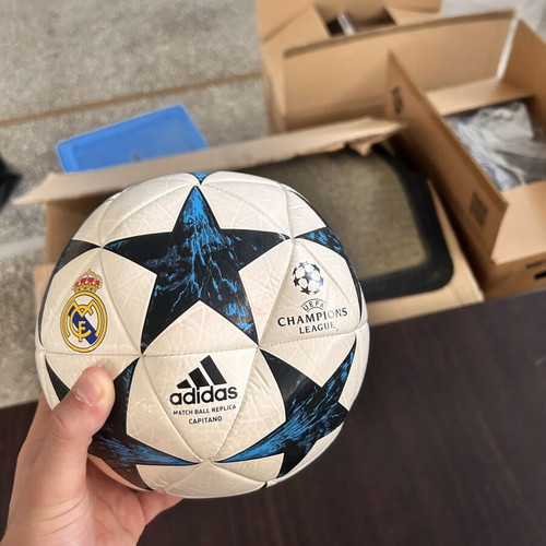 Champions League 2018 Authentic Collectible Football Ball like new