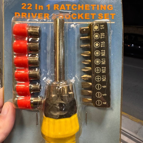 Ratchet screwdriver set with 22 bits and socket new
