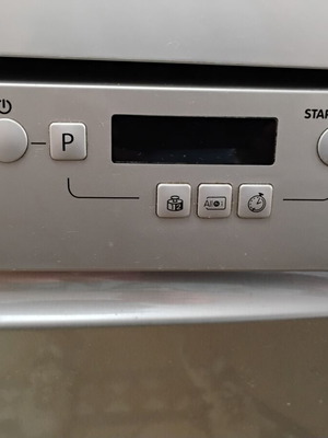 Indesit DFP 584 built-in dishwasher for 14 place settings