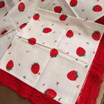 Set of 2 square tablecloths 100cm, strawberry print with red lace