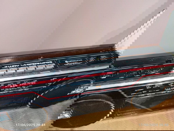 Винтидж радиокасетофон Hitachi TRK-6300W - функционален!