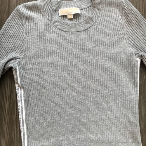 Michael Kors set skirt and long sleeve top new, size XS, gray