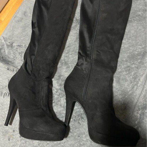 Stiletto boots like new, size 39, black, knee-high