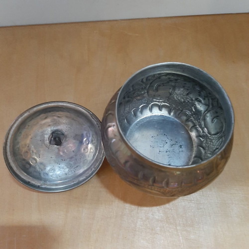 Copper fondue pot like new with patina and engraved details