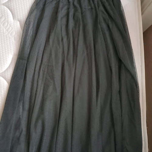 Stradivarius gray skirt like new, size S