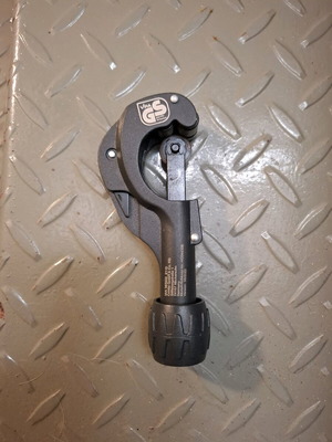 Copper cutter like new, cuts up to 28mm diameter