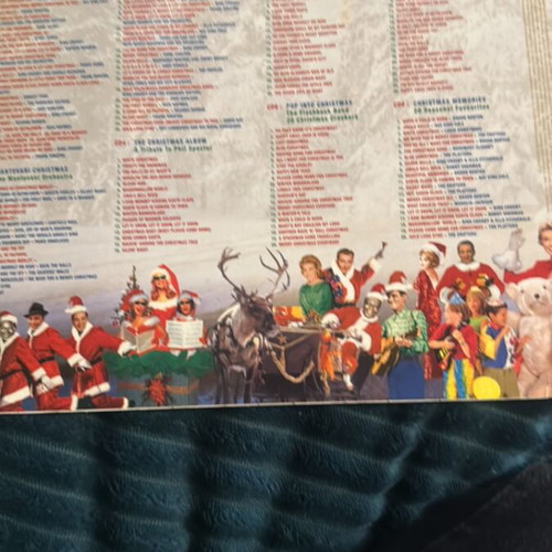 Christmas CDs like new, set of 8