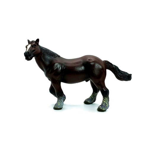 Clydesdale Horse Figures set like new, plastic, adult and foal