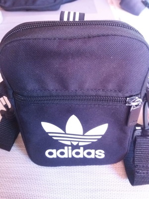 Adidas Three Stripes τσάντα χιαστί σαν καινούργιο, 17x12x2,5 εκ.