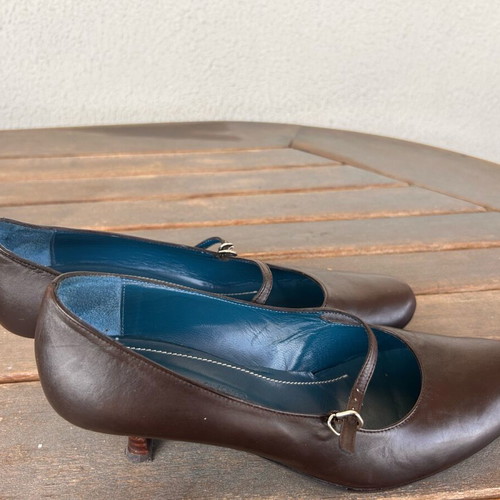 Petridis leather brown pumps with strap size 40 like new