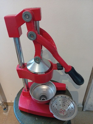 Pomegranate and citrus juicer used heavy-duty type