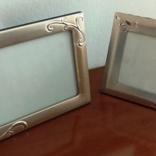 Σετ 2 κορνίζες 10x15cm μεταχειρισμένες