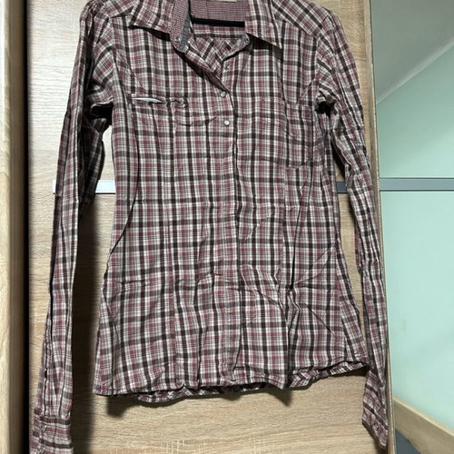 Checked shirt like new, purple and pink colors, slim fit, size L