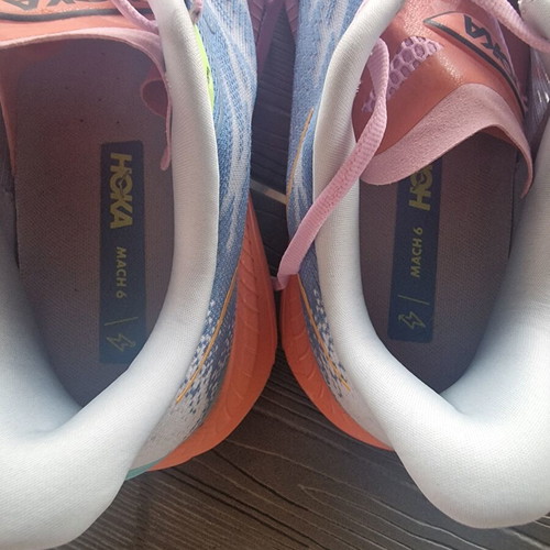 Hoka Mach 6 running shoes like new, size 45 ⅓, multicolor