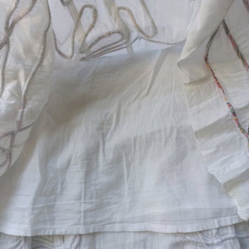 Desigual women's skirt like new, white with multicolor embroidery