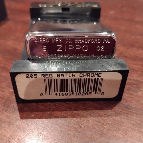 Zippo Venetian 2001 & Satin Chrome 2002 lighters set, collectible