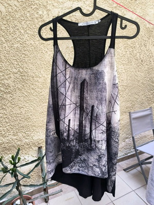 Attrativo blouse like new with print and asymmetry at back, size S