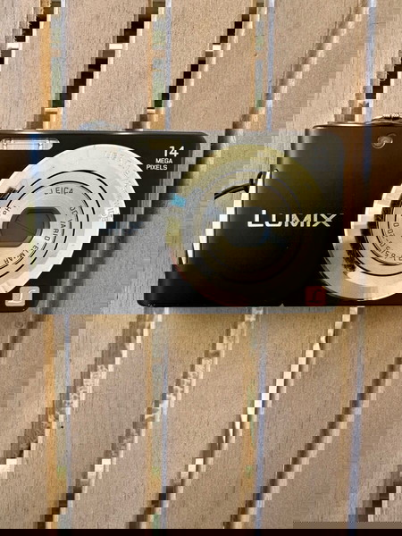 Panasonic LUMIX DMC-FS14