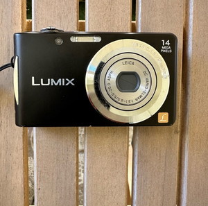 Panasonic LUMIX DMC-FS14