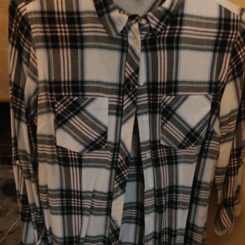 Taily Wiejl shirt medium like new