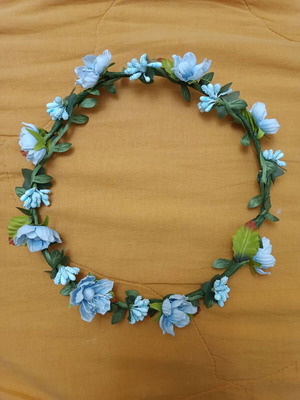 Head wreath accessory like new