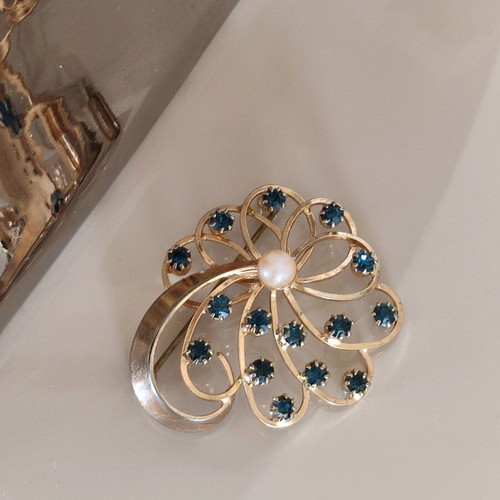 Vintage pin