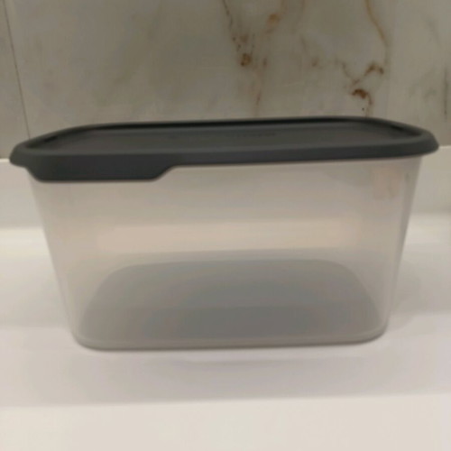 Tupperware container 2.8 liters new