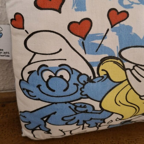 Smurfs decorative pillow 2010 like new with message
