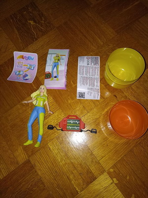 Barbies plastic figure new with suitcase