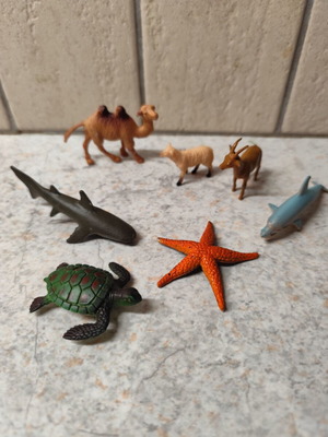 Animal figures used, assorted set