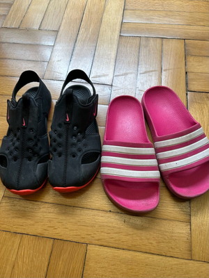 Children's slippers used, size 32, sold together