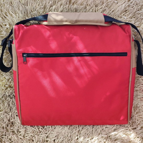 Laptop shoulder bag like new, red