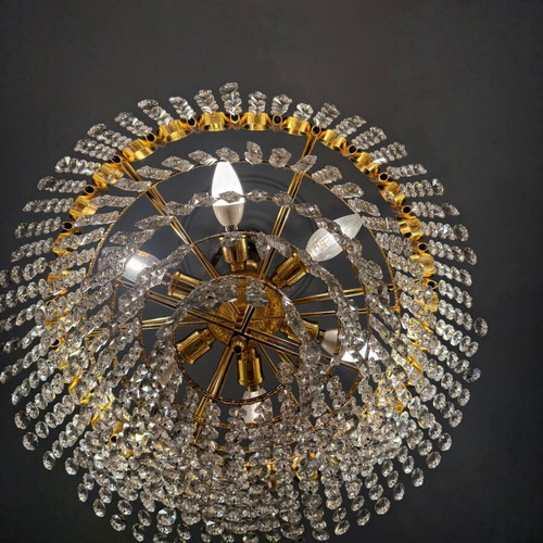 Classic crystal chandelier like new with gold finish