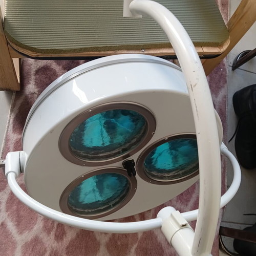 Surgical lamp head used, good condition