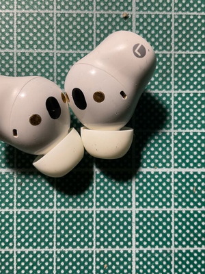 Edifier Bluetooth earbuds used without case