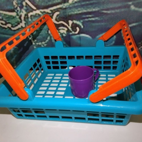 Battat shopping basket with cup like new, set of two