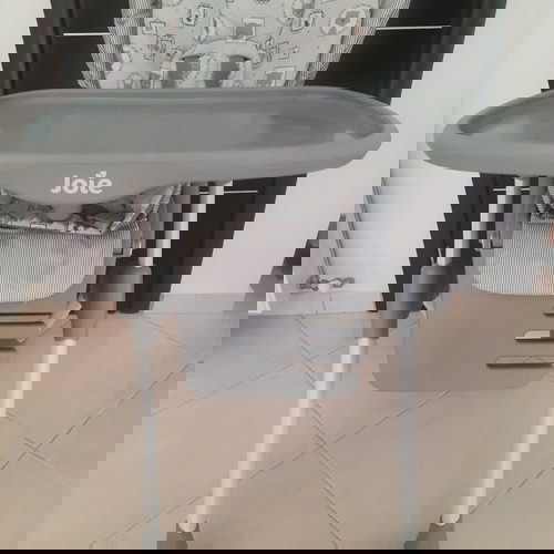 Καρεκλάκι φαγητού Joie με ρυθμιζόμενη πλάτη σαν καινούργιο