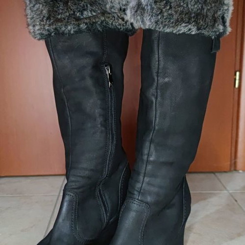 Caprice boots used with fur lining, size 40, black