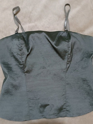 Crop top like new with adjustable strap, gray-green color