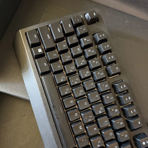 Razer Blackwidow Razer Green switched tactical and clicky keyboard new model like new
