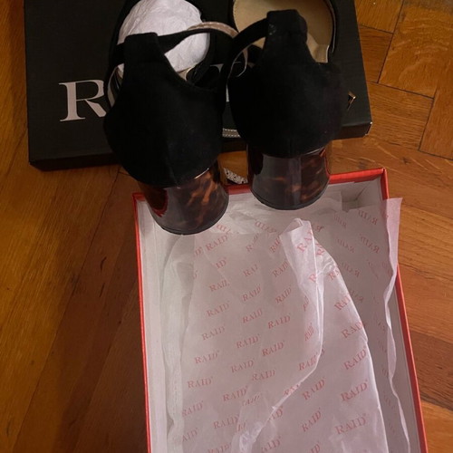 Raid suede pumps like new, size 39, black and brown
